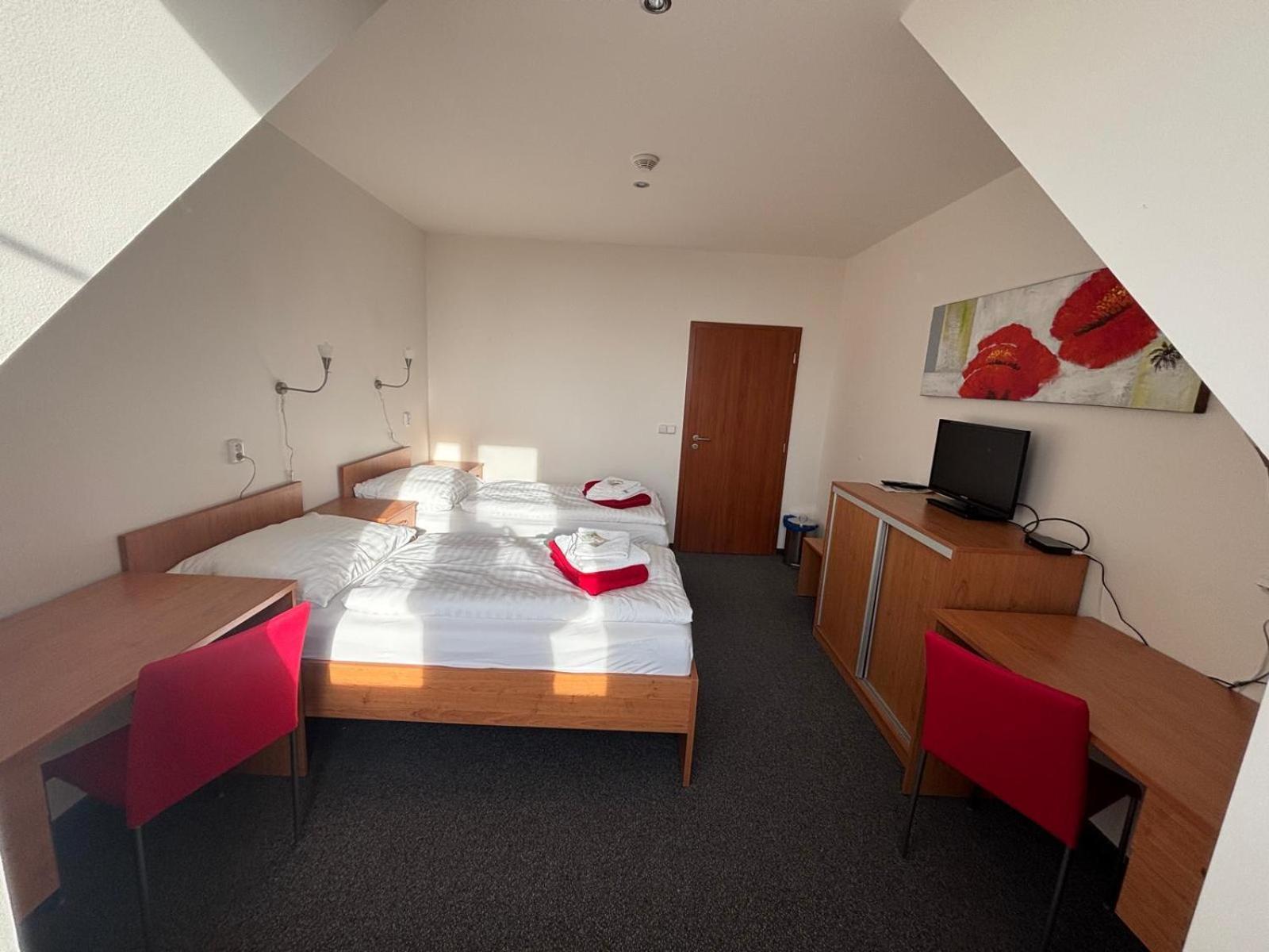 Sport Relax Hotel Na Kopecku Krinec Exterior photo